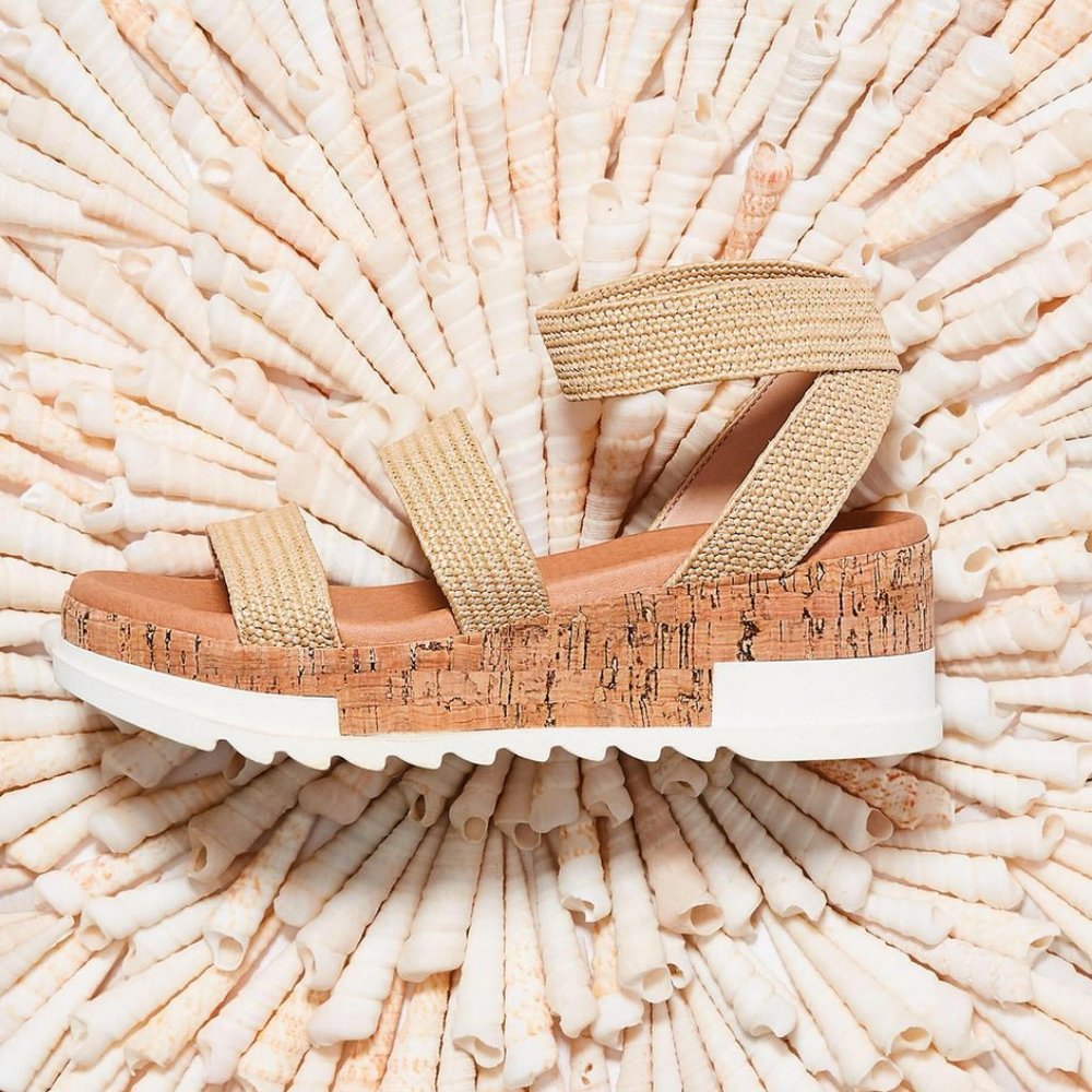 Strappy Elastic Platform Sandal in Beige